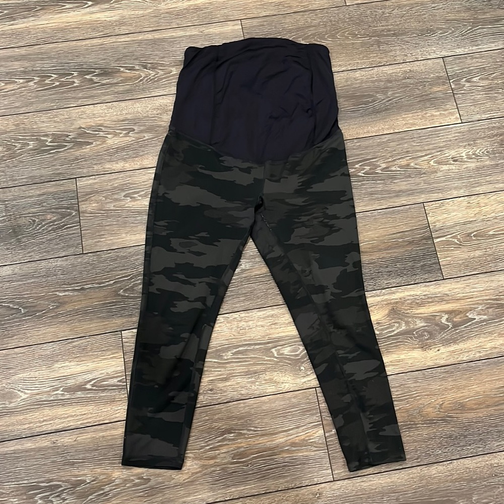 Isabel Capri yoga pants